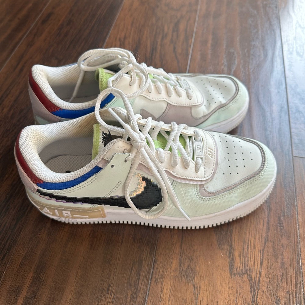Nike Air Force 1 Shadow SE Pixel Swoosh - Barely Green W